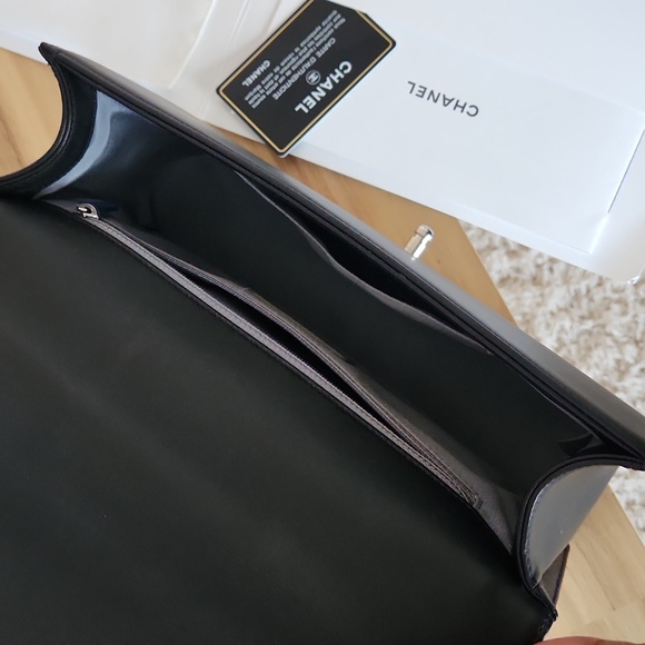 Chanel Le Boy Bag in medium. Like New! - Picture 8 of 12